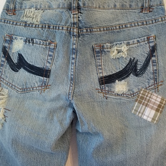 Something Trickie Patchwork Destroyed Denim Shorts - Picture 7 of 7